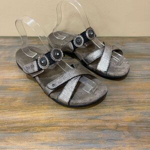 Taos Footwear Slip On Comfort Sandals Leather Cracked Bronze Womens 8